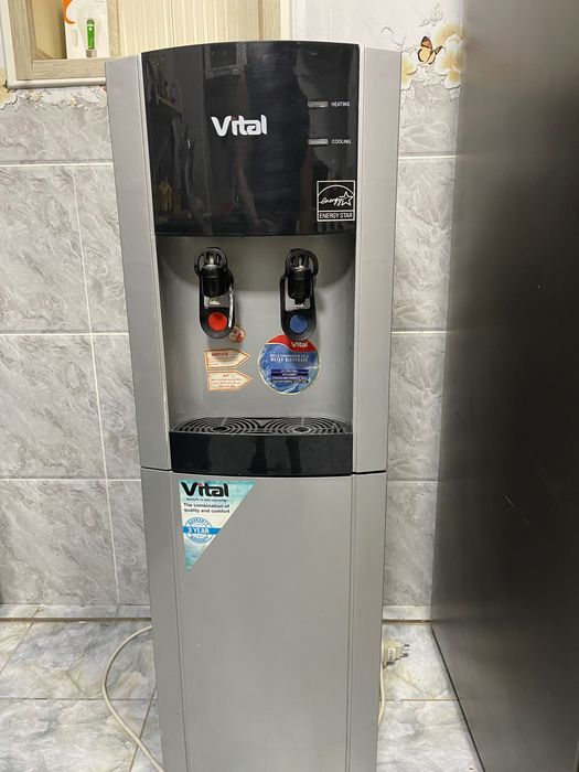 Кулер Vital б/у серого цвета