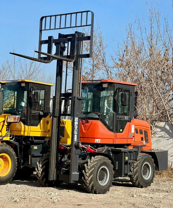 Погрузчик вилочный 4х4 3тонны