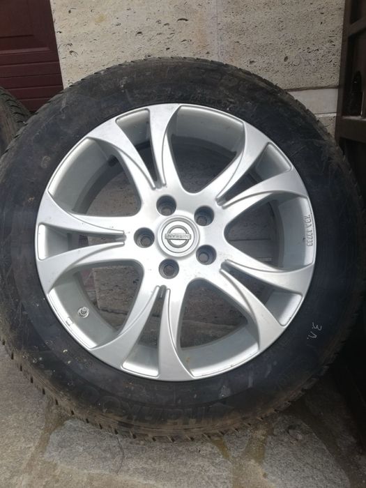 Джанти за Нисан Xtrail 2018г едната има лека драскотина