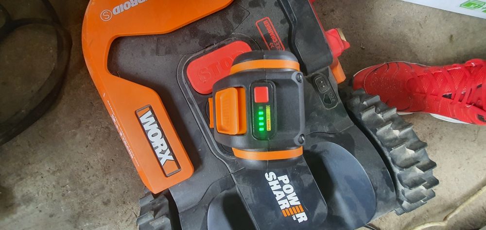 Robot de tuns gazonul work fără stație