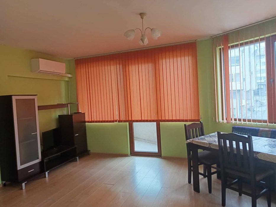 Дава се под наем Тристаен апартамент в Варна, Център - 84 кв.м за 600 € - Снимка #1