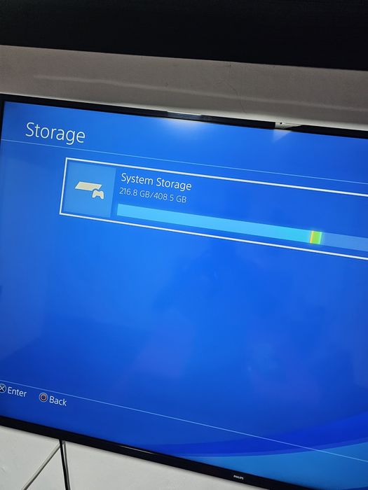 Vând PlayStation 4 Slim + 2 jocuri – Stare foarte bună!