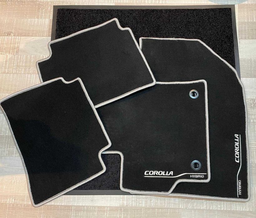 Set 4 covorașe textile originale Toyota Corolla Sedan