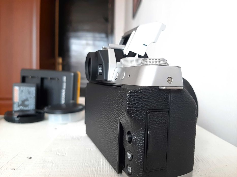 FUJIFILM X-T200 с обектив 15-45 mm