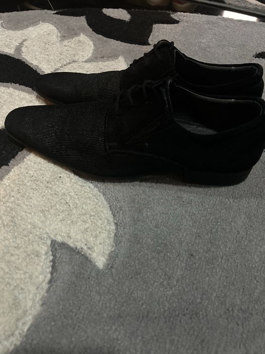 Vand pantofi barbatesti eleganti