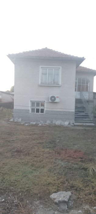 Къща в село Леново