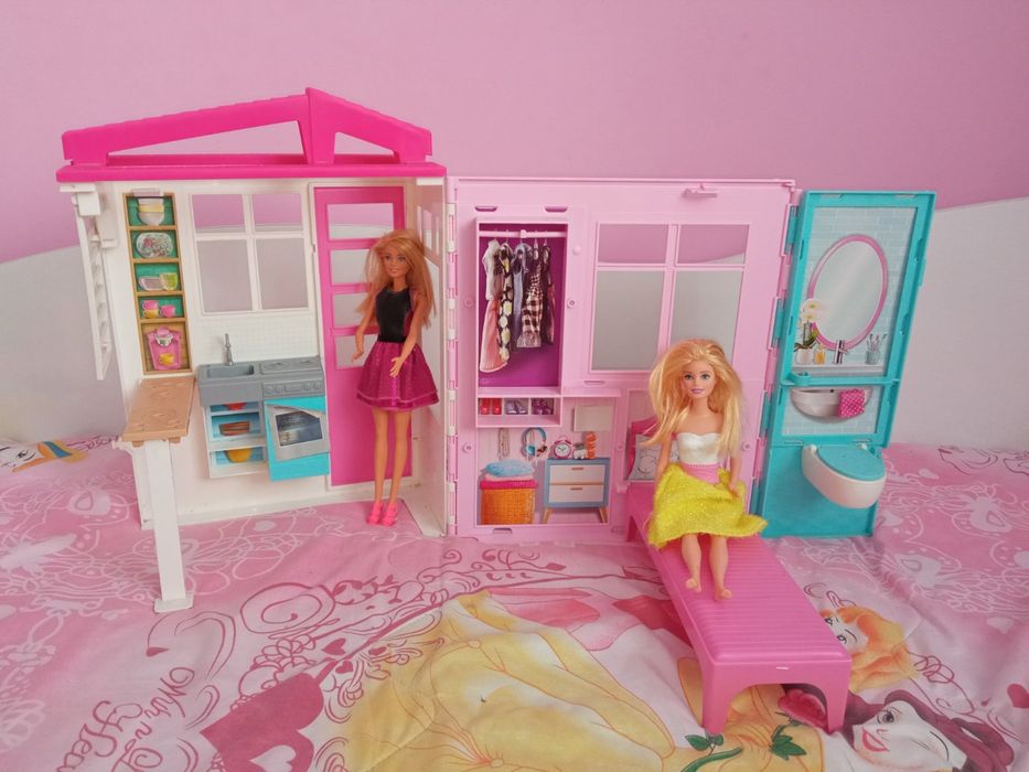 Играчки за момичета -тоалетка,кукли барби,бебета и др.