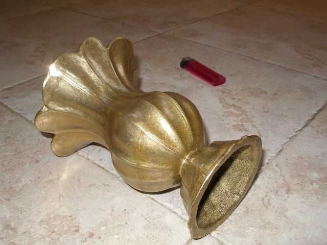 . Бронзова Ваза .