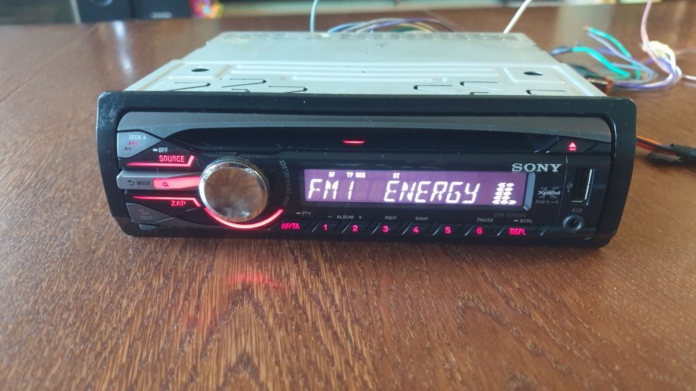 Авто плеър радио музика за кола Сони Sony CD MP-3 USB AUX