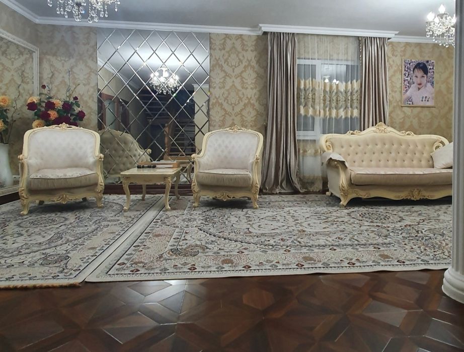 Продам комплект (диван + 2 кресла)