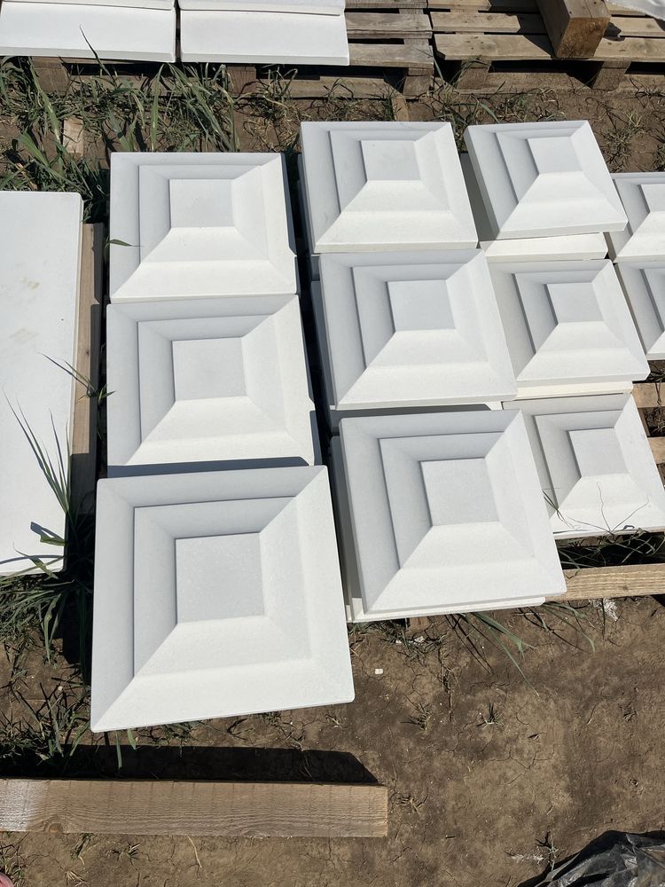 Vindem Capace , coame gard , decoratiuni gradina