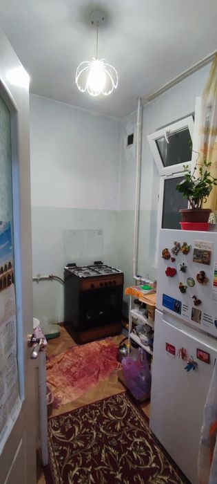 Чилонзор-12кв 1/1/4/Срочно Сотилади Ориентир Шох мет Сентир Йул йузида