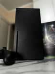 продам Xbox Series X 1TB с двумя джойстиками