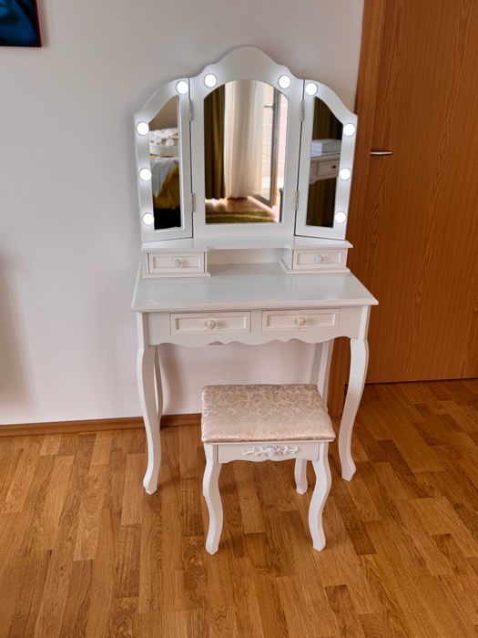 Set masa de toaleta pentru machiaj cu sertare oglinda si lumina led