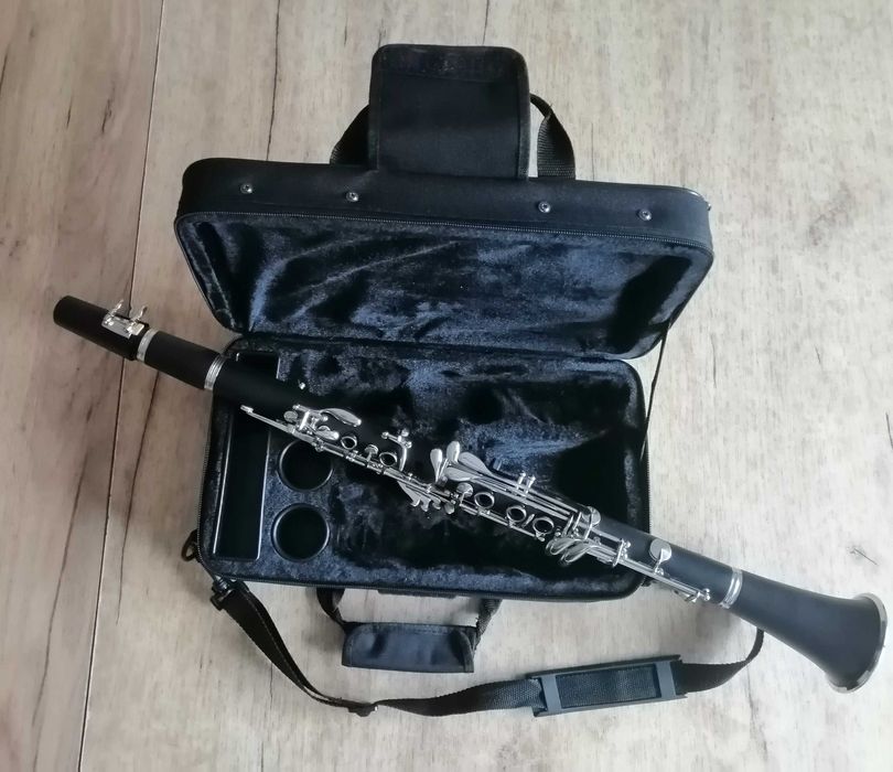 Vând Clarinet Parrot în Sib 7401S, utilizat 6 luni