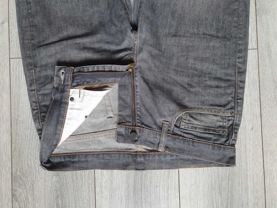 Blugi LEVI'S 511 Slim - Marime W34 L32 (Talie 88 cm)