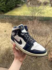 Jordan 1 mid Obsidian 44