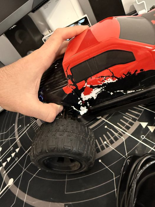 Automodel Batan MTruck 4X4 / 1:16 - vezi descriere