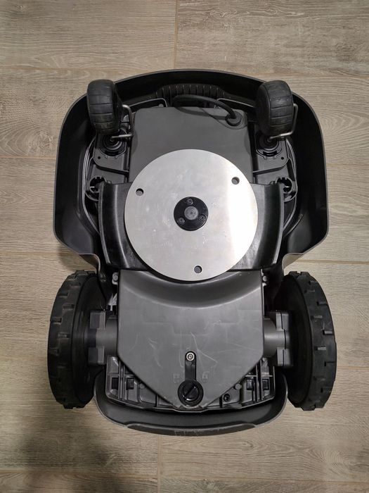 Husqvarna Automover 305 robot de tuns gazonul