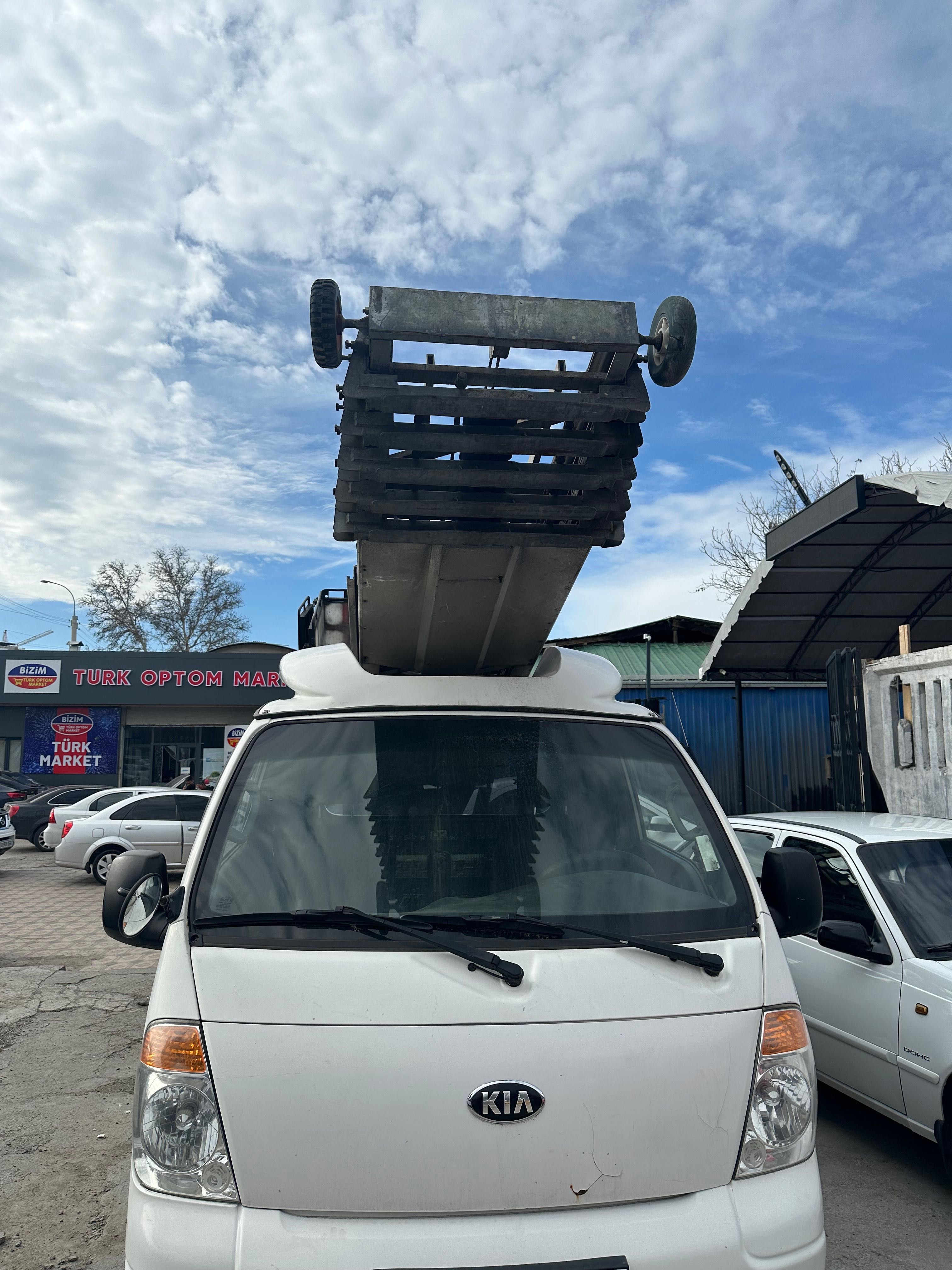 KIA BONGO avto lift