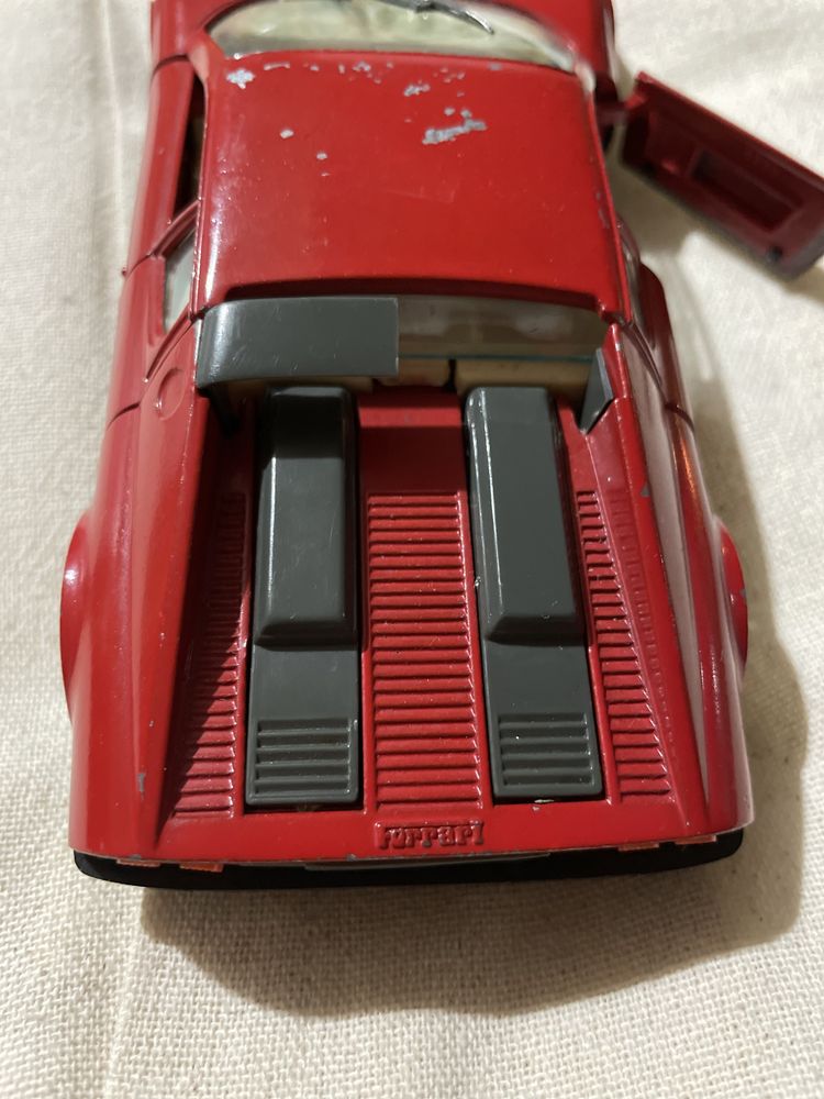 Модель авто Ferrari 512 винтаж