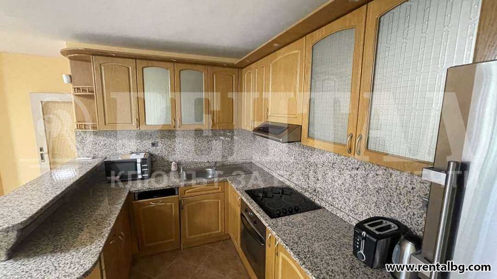 Дава се под наем Тристаен апартамент в Пловдив, Център - 115 кв.м за 600 € - Снимка #3