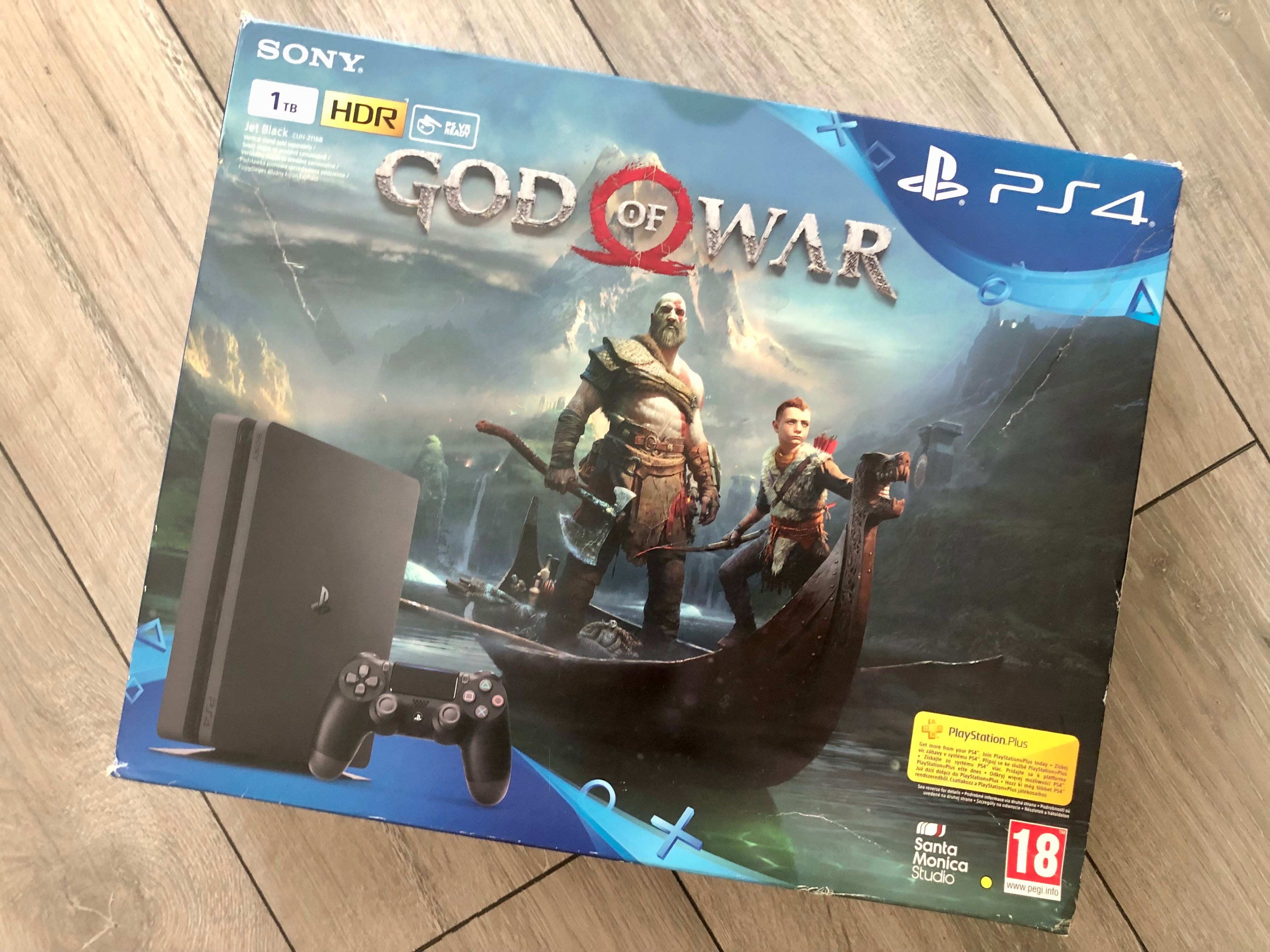 Playstation 4 с джойстик и The Last Of Us God Of War Remastred