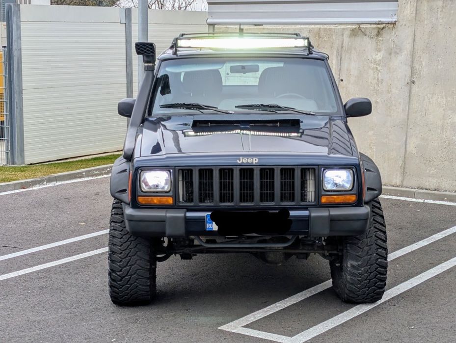 Jeep Cherockee  2.5
