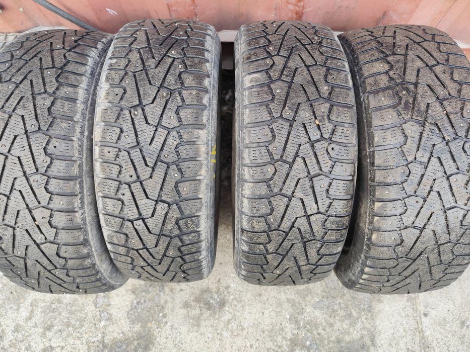Продам зимние шины Pirelli ice zero