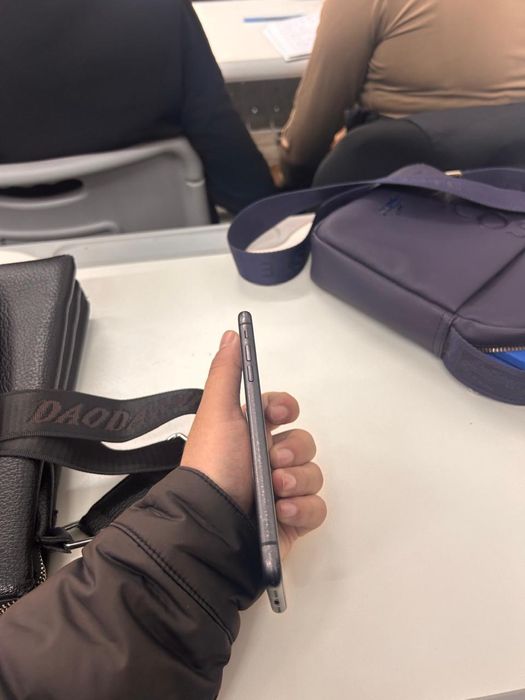 Продам айфон 11!