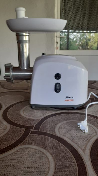 Expresor cafea,storcator fructe,masina de tocat,ibric electric