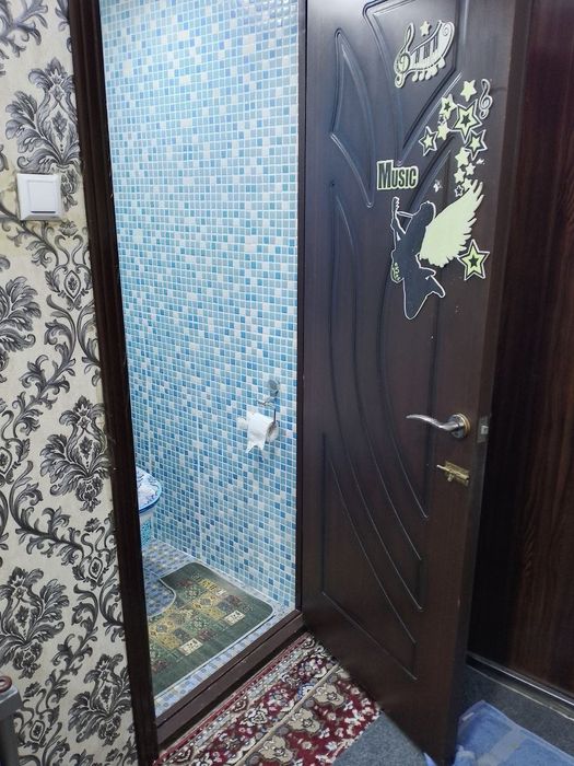 Продам чиланзар 14.  Одна комнатная.  Балкон 2*4