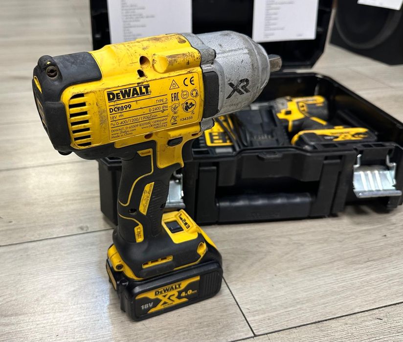 Amanet F28: Cheie cu impact Dewalt DCF899 + Filetanta  Dewalt DCD796