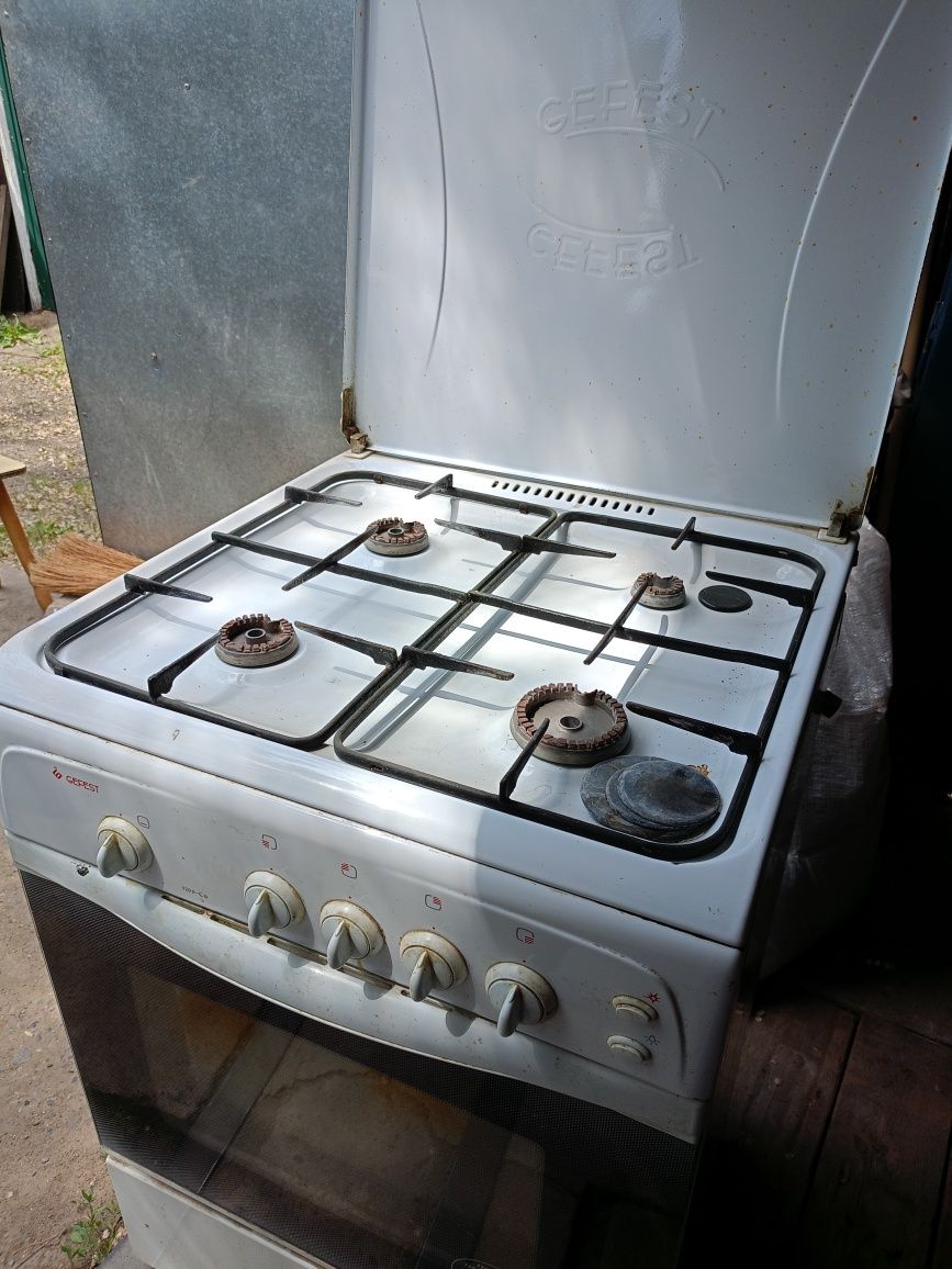 Продам газовую плиту бу