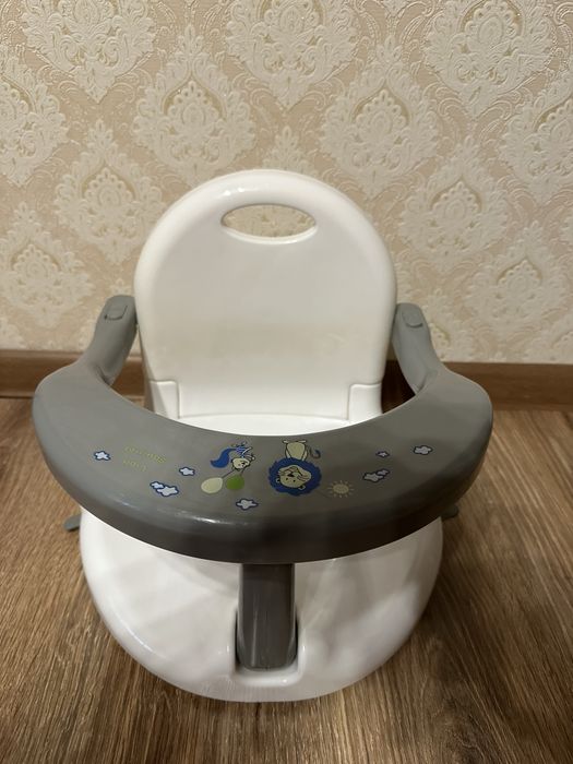 Продаётся стульчик для купания ROXY kids