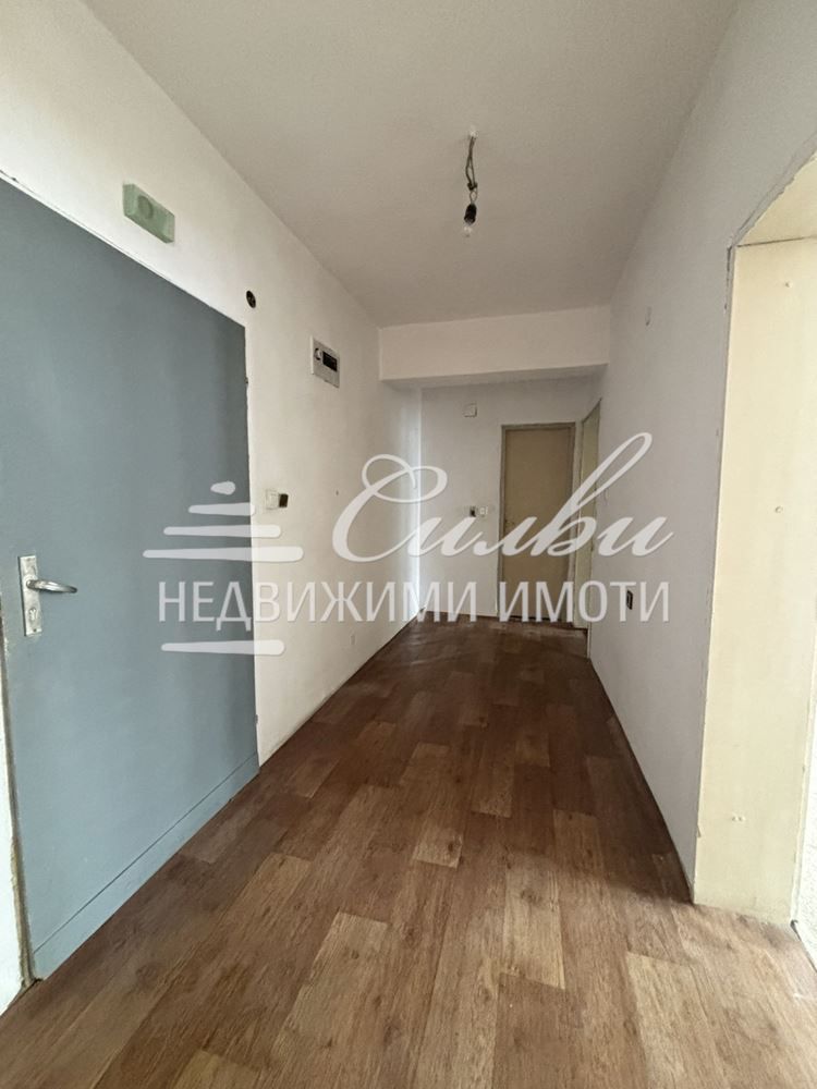 Дава се под наем Двустаен апартамент в Шумен, Пожарната - 70 кв.м за 178.5 € - Снимка #4