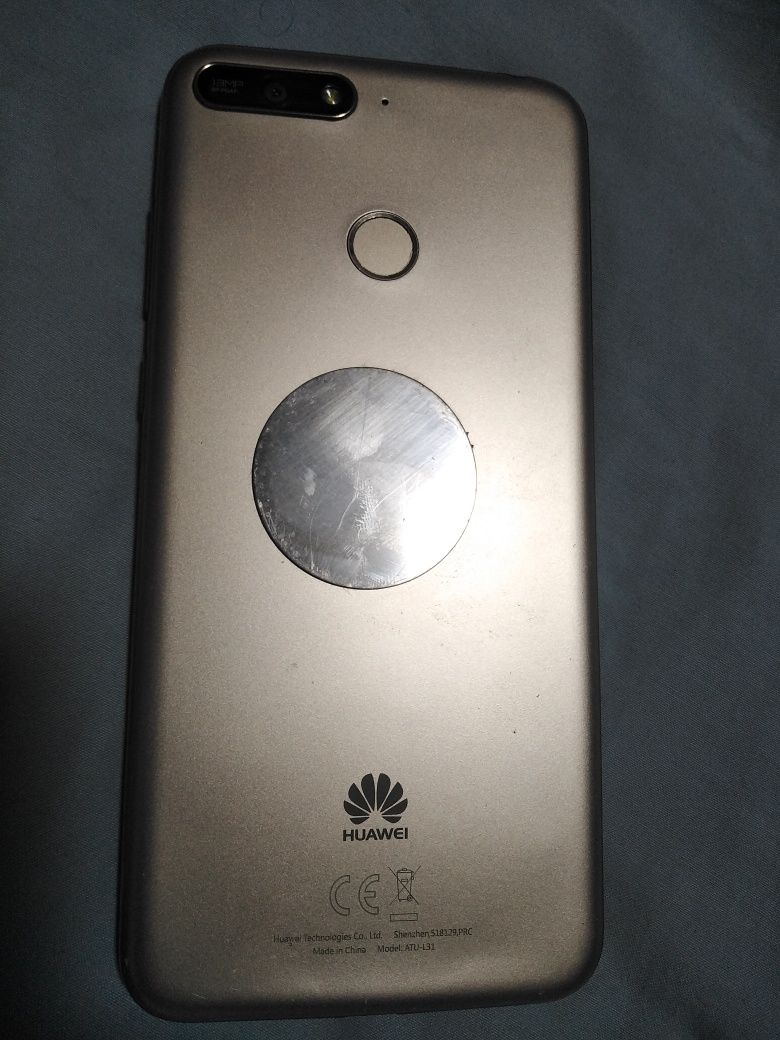 HUAWEI Y 6 phone