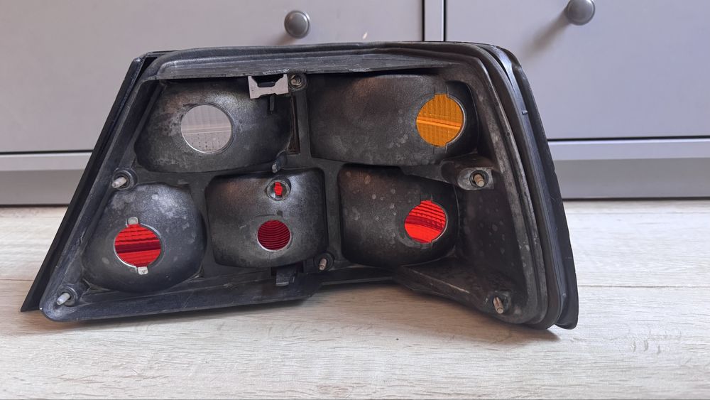 Ляв стоп за Mercedes W124 оригинален Hella