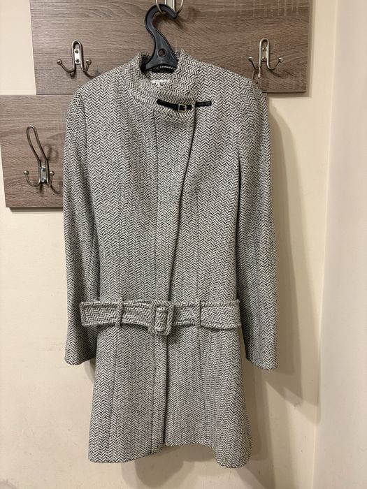 Пальто демисезонное, в отличном состоянии