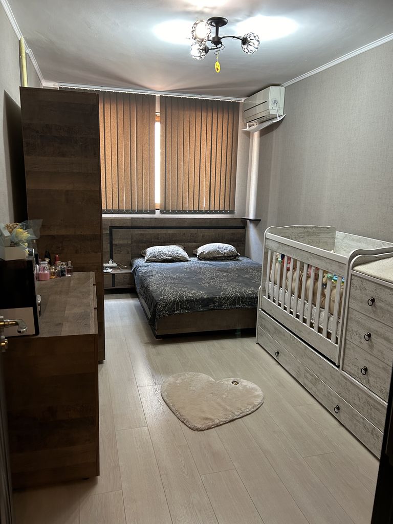 Продава се Тристаен апартамент в Сливен, Център - 120 кв.м за 1063 €/кв.м - Снимка #2