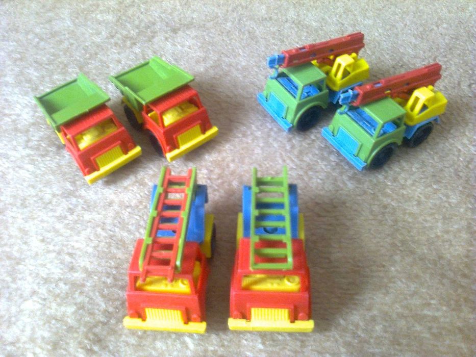 играчки колички; камиончета