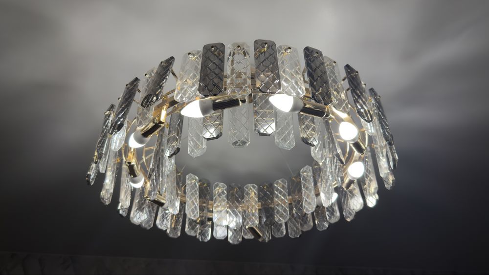 Продам люстру в хорошем состояние