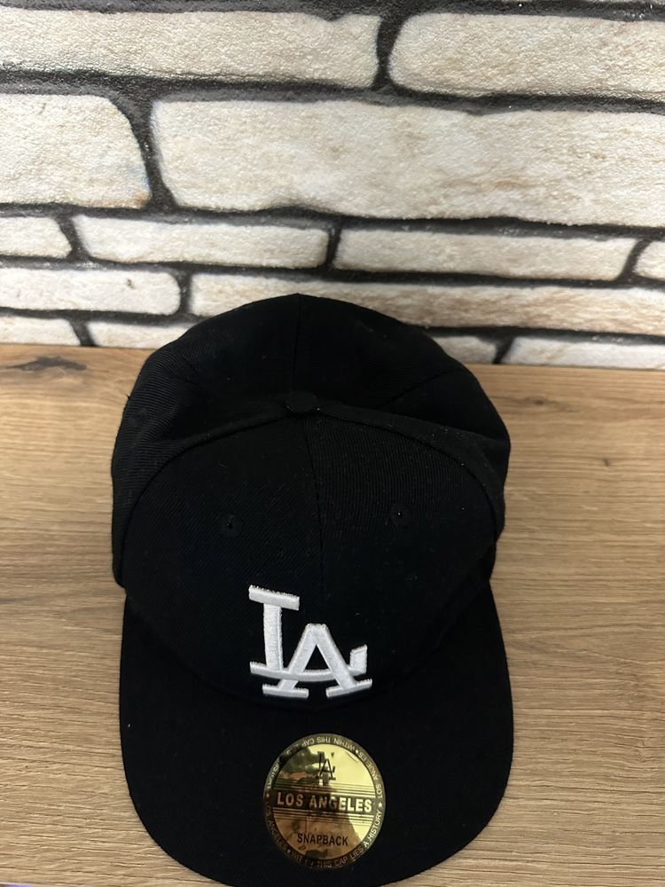 Шапка на Los Angeles