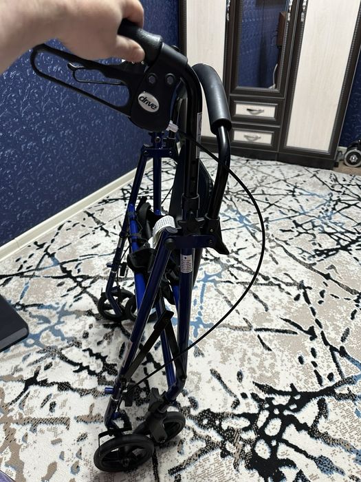 Ходунки Drive medical rollator