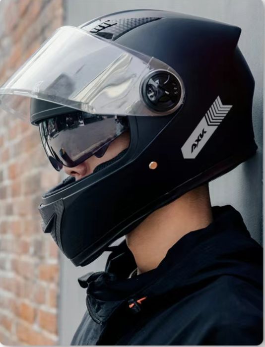 Мотошлем черный ##