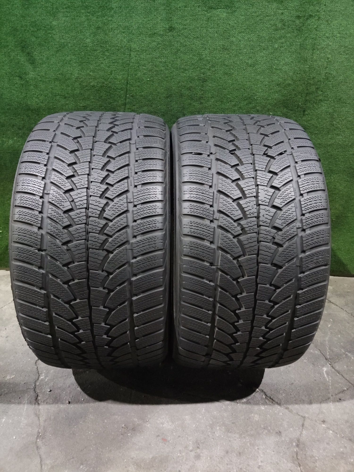 2бр зимни гуми 295/35/18 Nokian WR 
6.8mm
dot21
Добро състояние без ле