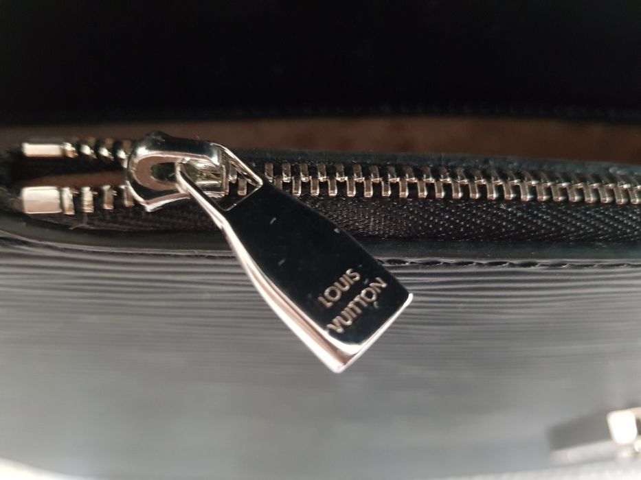 Servieta barbati Louis Vuitton Neo Robusto1