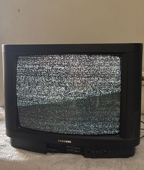 Arzon Televizor srochno sotiladi