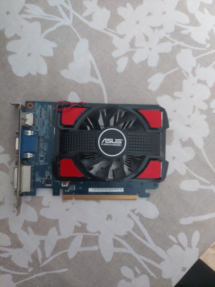 Видеокарта ASUS GT 730 GDDR3 — 2 ГБ, 1 вентилятор, HDMI/DVI/VGA