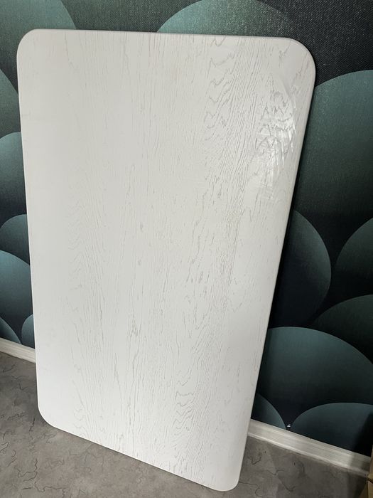 Продам обеденный стол